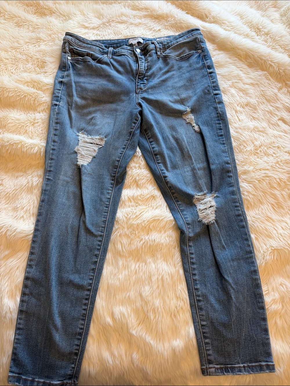 sofia by sofia vergara Distressed Boyfriend Jeans in Blue